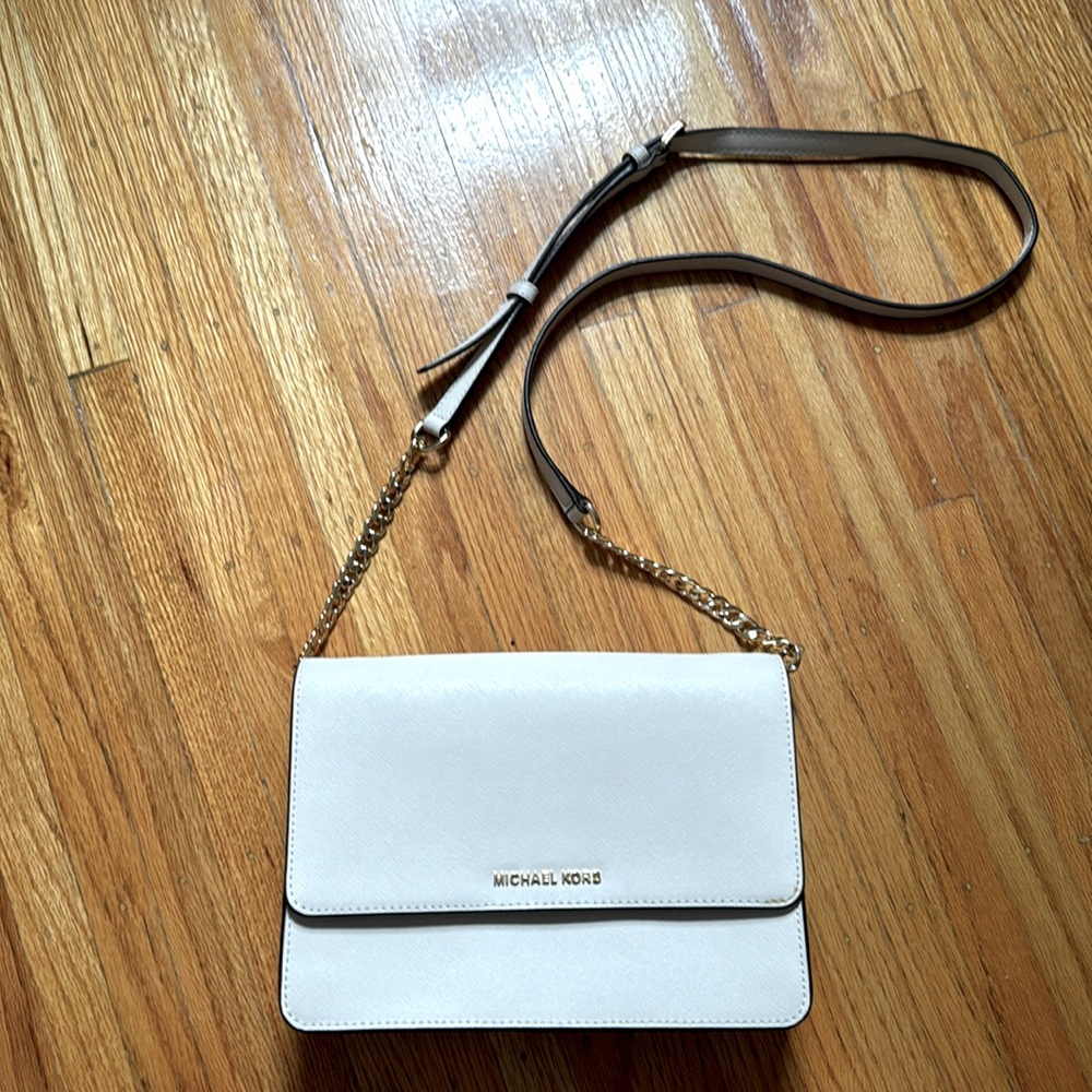 Crossbody purse